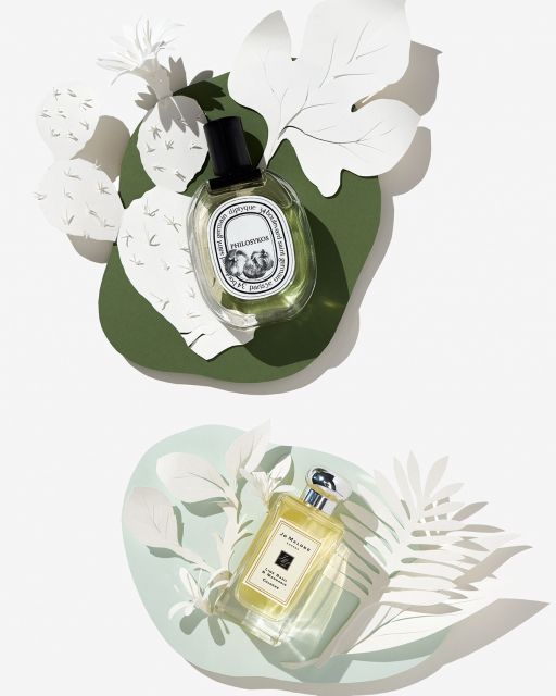 LUDWIG BECK Beauty: Fragrance photo shoot for the spring/sommer 2020 edition Still life with 2 fragrances, white paperart on green paper