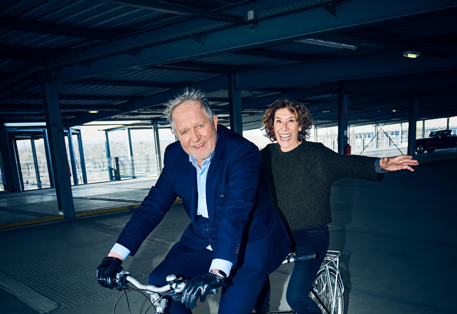 Interview Harald Krassnitzer and Adele Neuhauser for ADAC Harald Krassnitzer and Adele Neuhauser driving on a tandem