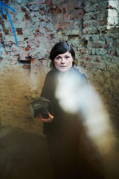 Interview Tina Lorenz for XPLR Media Tina Lorenz with VR headset